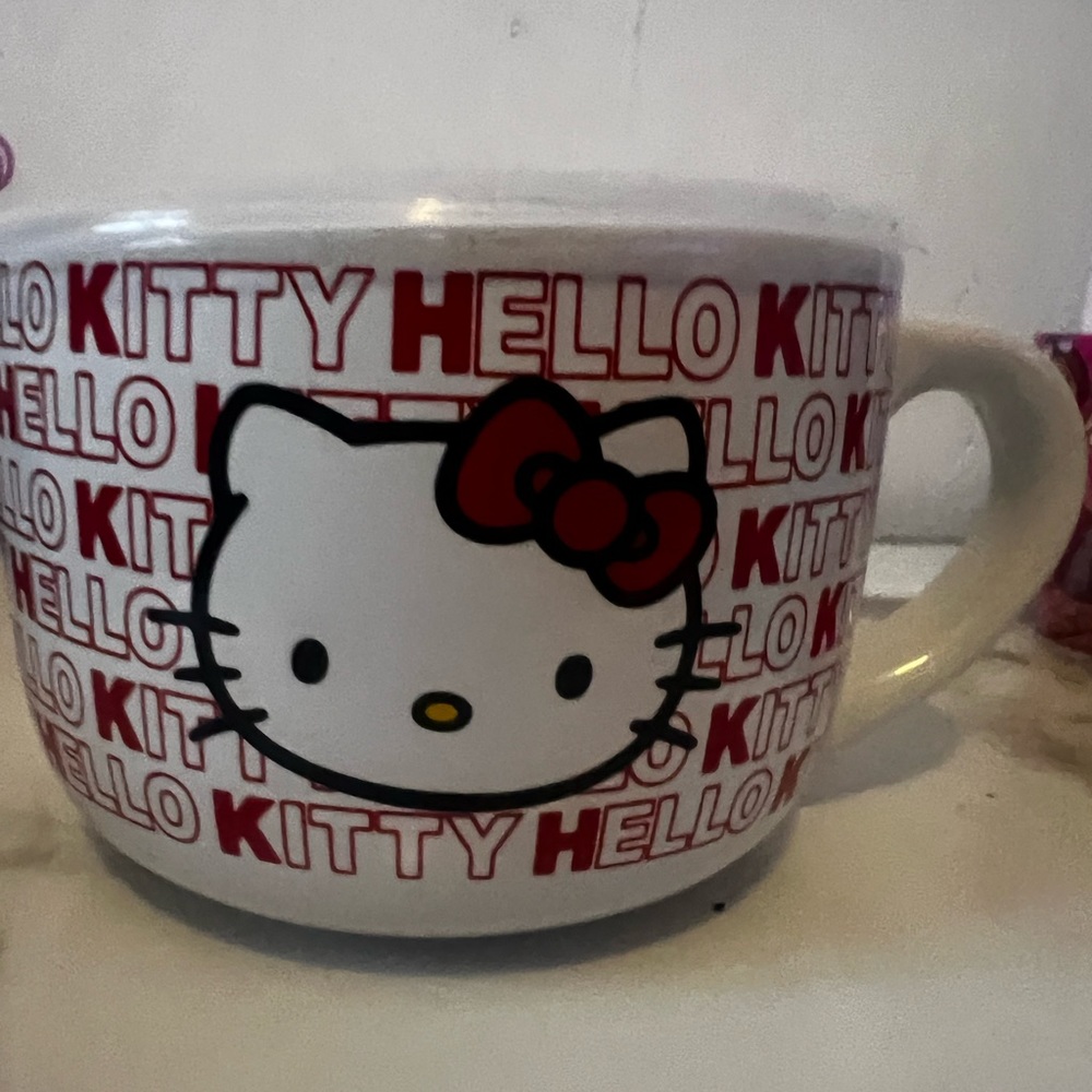 HELLLOOO KITTTY ceramic soup mug (with pressure release lid) 24 oz